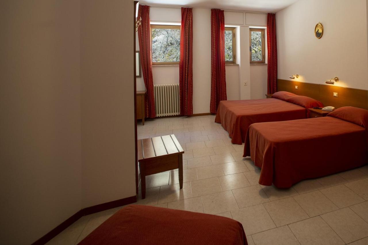 Hotel Roccaporena & La Margherita Cascia Bagian luar foto