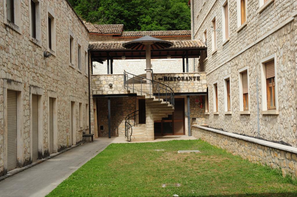 Hotel Roccaporena & La Margherita Cascia Bagian luar foto