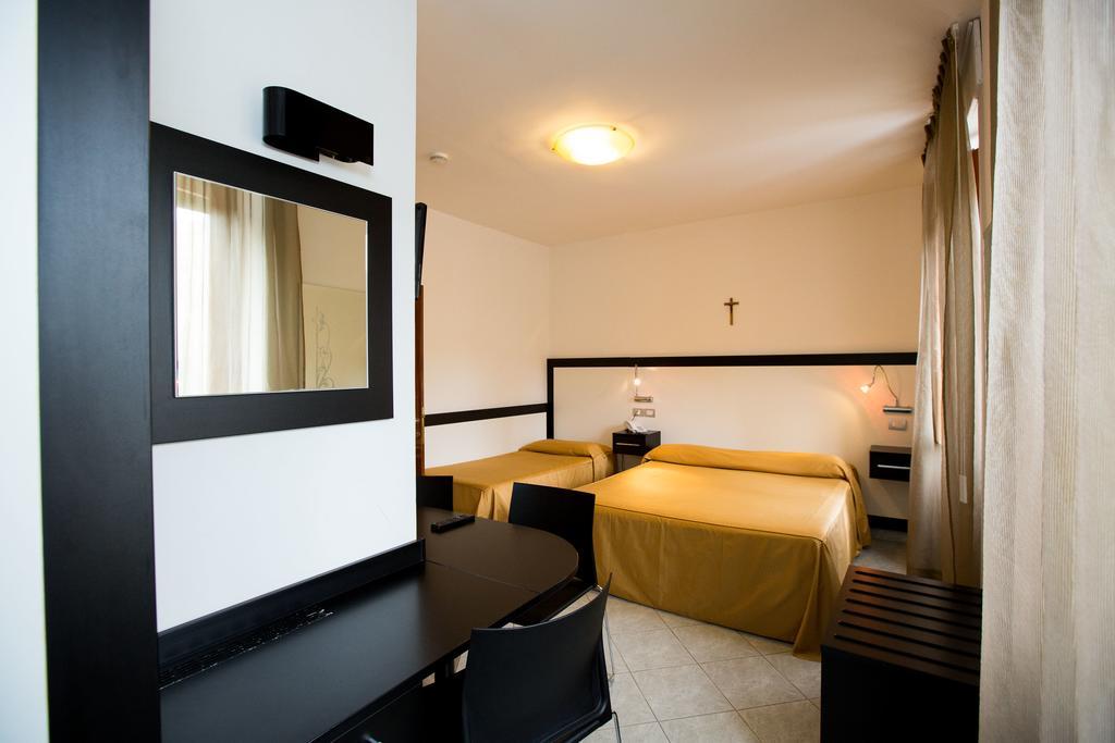 Hotel Roccaporena & La Margherita Cascia Bagian luar foto